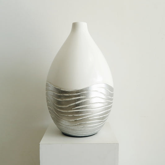Lumikasa White Silver Decorative Vase