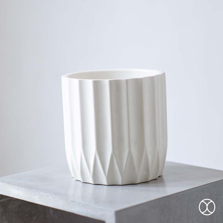 Concreate Alexa Planters White