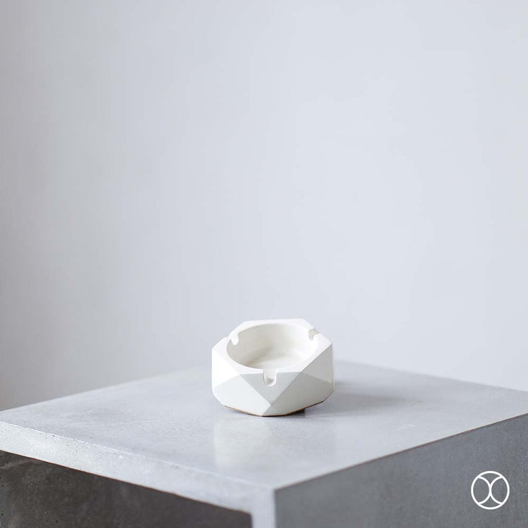 Concreate Nash Ashtray White