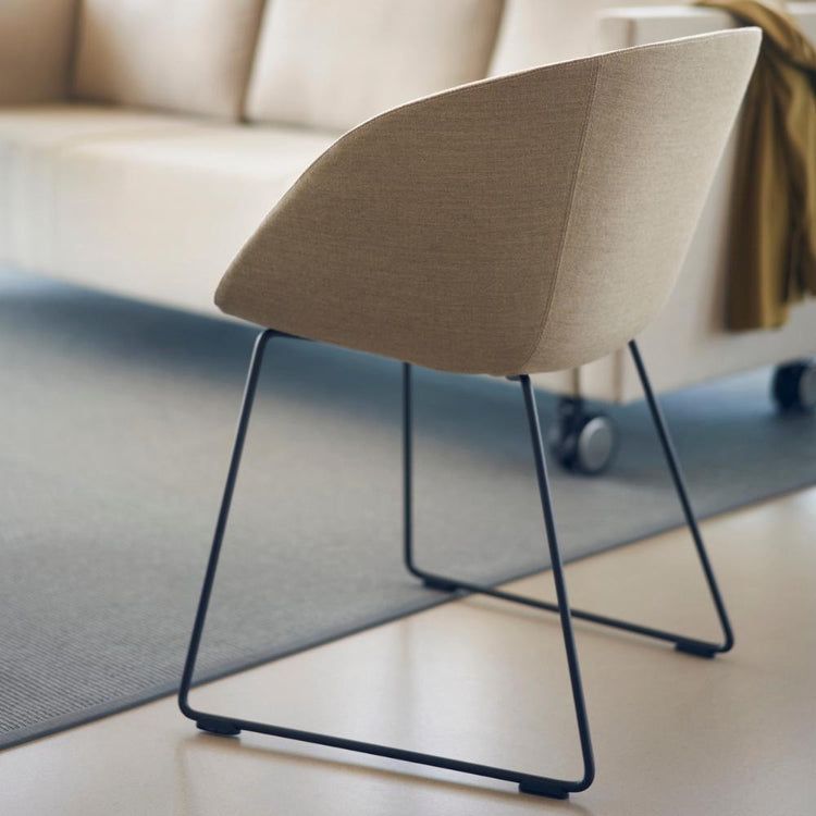 Sedus On Spot Cosy Skidframe Chair Beige