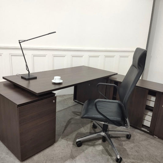 Firm Mezzo Director Desk